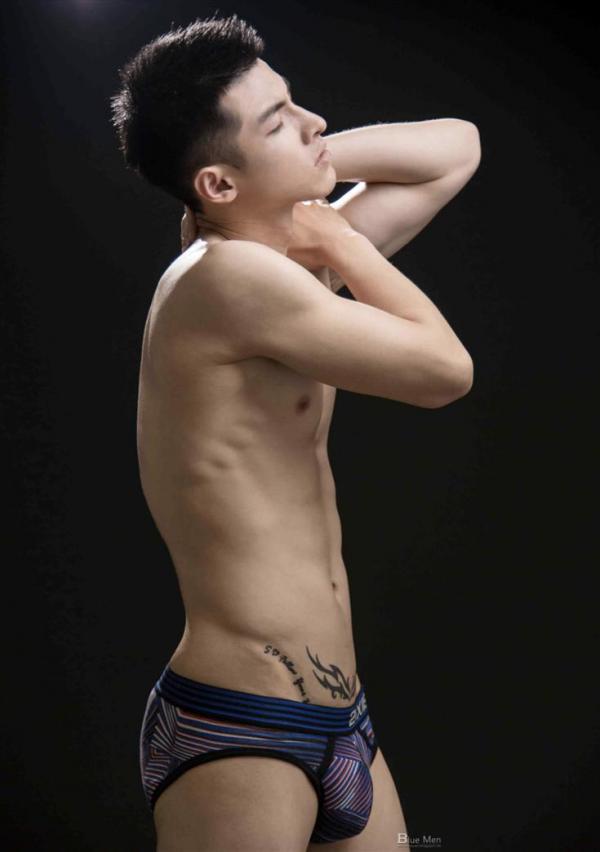 VIRILE-No.02-ebook--bts-video